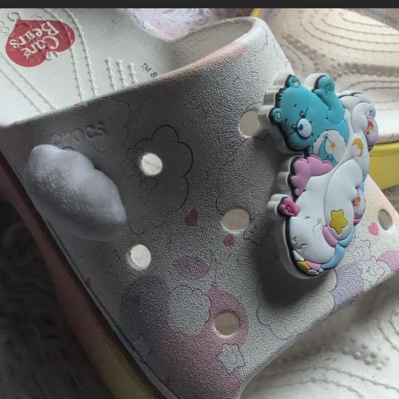 CROCS Women's Platform Slides - Multicolor with Bear Design - Picture 3 of 4